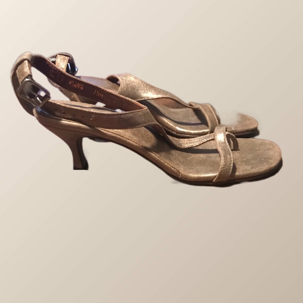 Donald J Pliner brushed gold Viana kitten heel
